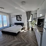 Mamaia Nord 23 דירה